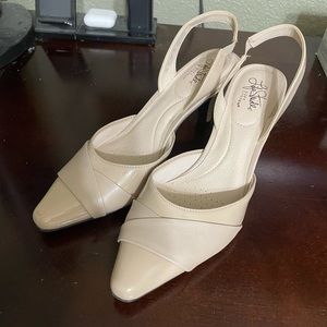 Life Stride heels
